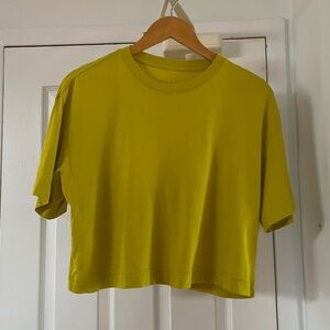 Everlane Boxy Cropped Organic Cotton T Shirt in Chartreuse Yellow Green Size M